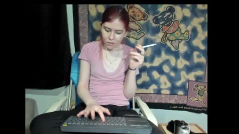 Snapshot of roxihazeleyes chatting on March 5, 12:00 pm roxihazeleyes online show from March 5, 12:00 pm