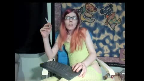 Snapshot of roxihazeleyes chatting on March 12, 2:09 am roxihazeleyes online show from March 12, 2:09 am