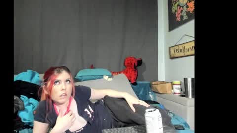 Snapshot of roxihazeleyes chatting on September 14, 9:07 am roxihazeleyes online show from September 14, 9:07 am