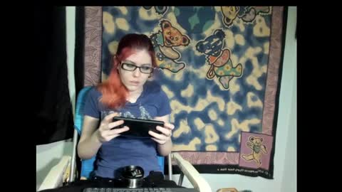 Snapshot of roxihazeleyes chatting on March 9, 3:54 am roxihazeleyes online show from March 9, 3:54 am