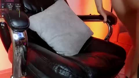 Roxy Joy online show from April 10, 9:37 am