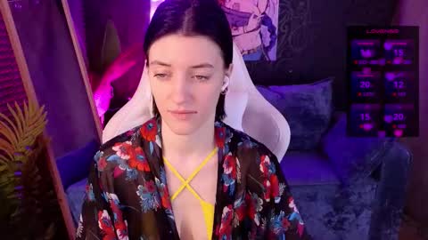 roxy_riot_ online show from December 16, 3:23 am