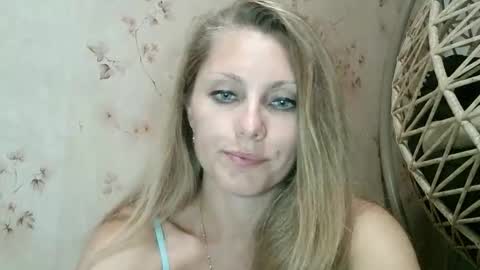 roxyfox18x01 online show from September 22, 7:56 pm