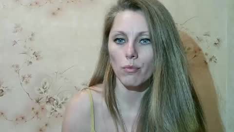 roxyfox18x01 online show from February 13, 5:14 pm