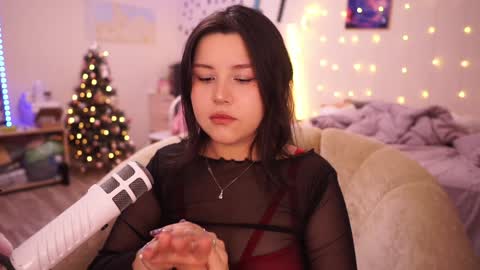 roxysuh online show from February 3, 5:51 am