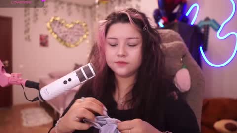 roxysuh online show from November 6, 8:20 am