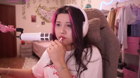 roxysuh online show from March 26, 7:32 am