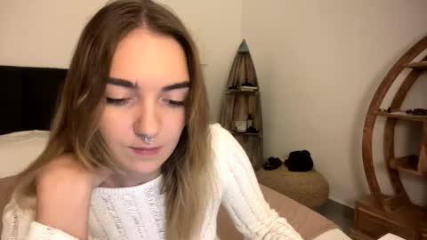 Roxy online show from April 7, 1:35 pm