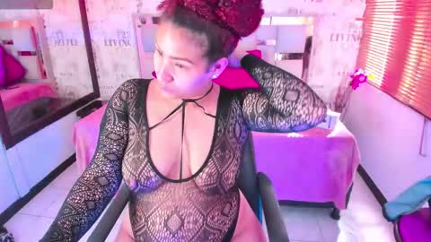   online show from February 28, 1:21 pm