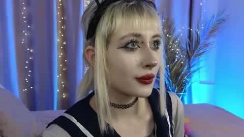 Rraffaellka online show from April 19, 9:50 pm