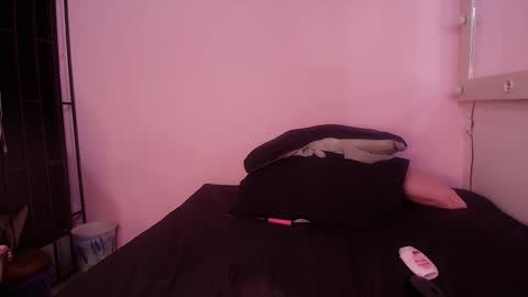 Snapshot of rubi_hops chatting on February 22, 3:12 am Rubi online show from February 22, 3:12 am