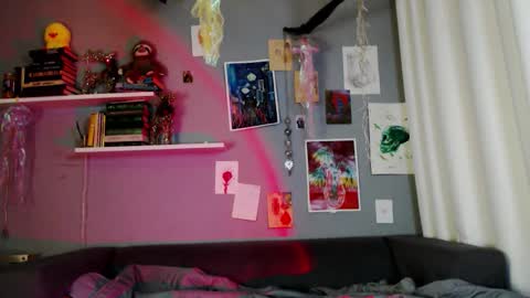 Rubi online show from December 17, 6:12 pm