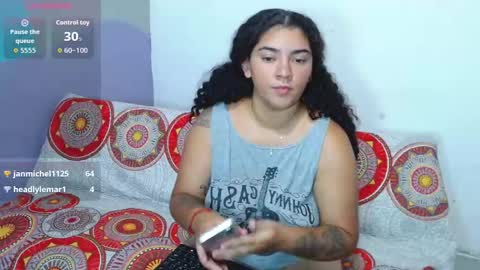 Snapshot of ruby_megan88 chatting on October 29, 10:01 pm ruby and megan online show from October 29, 10:01 pm