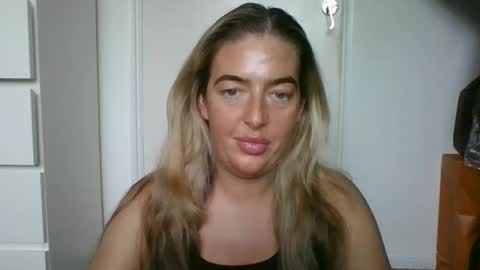 rubyredxxxoxxx online show from February 20, 3:02 pm