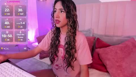 rue_zue online show from February 3, 1:05 pm