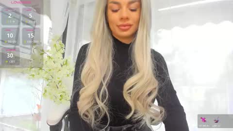 Ava online show from December 14, 8:20 am