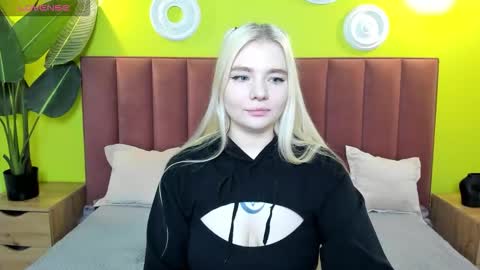 ruthbryant online show from October 20, 1:08 am