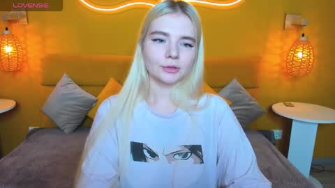 ruthbryant online show from November 21, 12:45 am