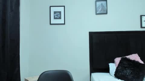           online show from October 25, 7:21 pm