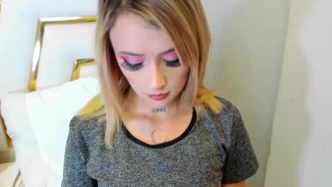 Snapshot of sabrina_cole chatting on January 4, 3:07 am . Sabrina Cole . online show from January 4, 3:07 am