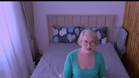 Sabrina MacMarren online show from April 13, 2:29 pm