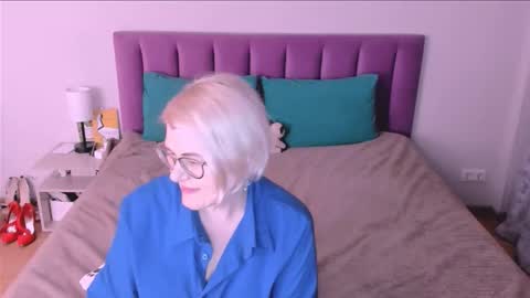 Sabrina MacMarren online show from October 24, 4:58 pm