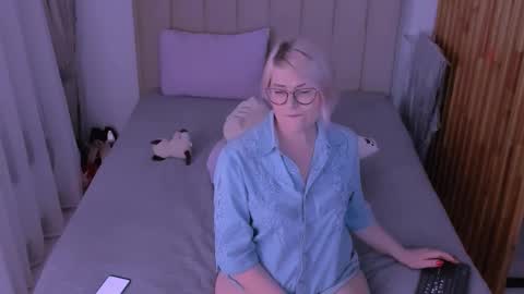 Sabrina MacMarren online show from March 25, 5:27 pm