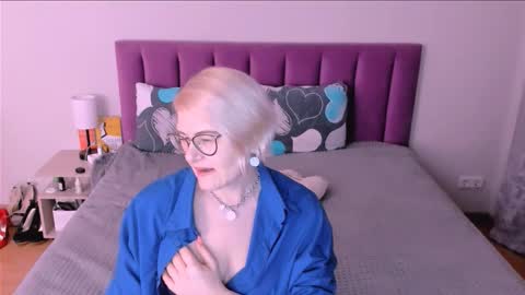 Sabrina MacMarren online show from October 12, 3:36 pm