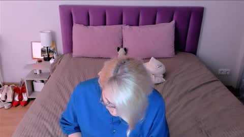 Sabrina MacMarren online show from November 24, 4:42 pm