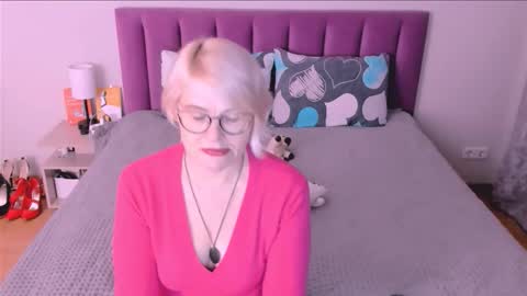 Sabrina MacMarren online show from October 14, 4:09 pm