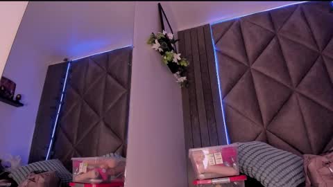 Snapshot of sabrinaspell_ chatting on October 6, 11:38 am S A B R I N A online show from October 6, 11:38 am