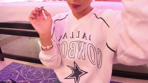 Snapshot of sabrinaspell_ chatting on September 14, 1:09 pm S A B R I N A online show from September 14, 1:09 pm