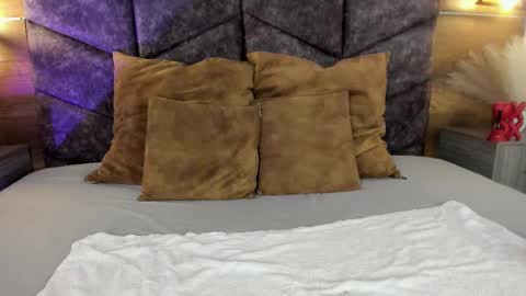 Snapshot of sabrinaspell_ chatting on February 24, 11:19 am S A B R I N A online show from February 24, 11:19 am