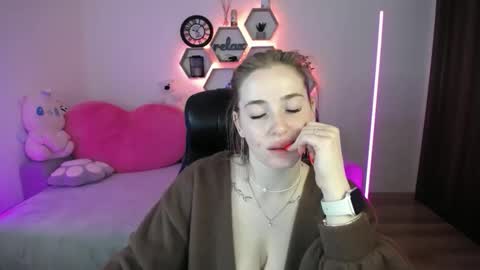 Sabrina Violet online show from April 18, 8:17 am