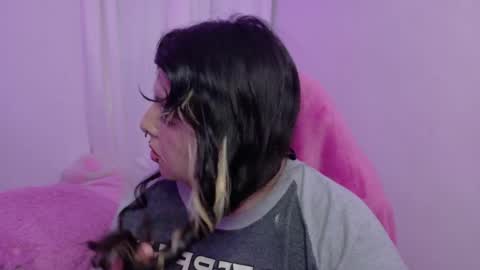 Ig  online show from April 6, 11:33 am