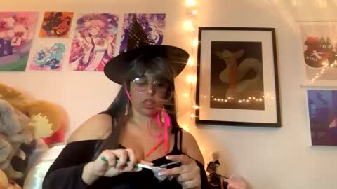 Snapshot of sadgirlsocial chatting on October 21, 11:42 pm sweet angel baby online show from October 21, 11:42 pm