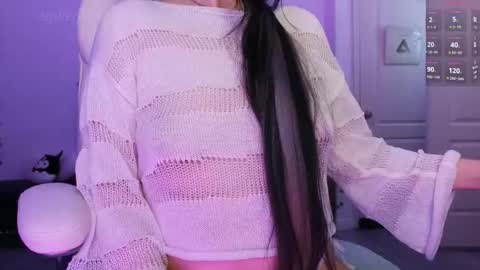 Sadie Renee  online show from November 19, 7:30 am