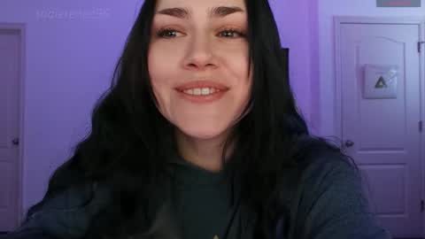 Snapshot of sadierenee96 chatting on October 13, 10:23 pm Sadie Renee online show from October 13, 10:23 pm