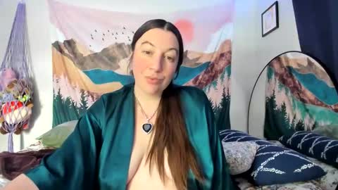 saggiemaggie online show from February 14, 5:26 pm