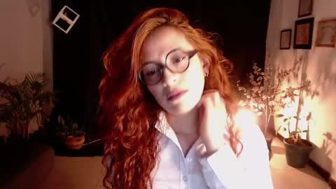 Snapshot of sahra_tayl0r_ chatting on February 13, 2:42 pm SARA online show from February 13, 2:42 pm