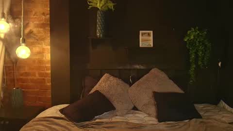 Snapshot of sahra_tayl0r_ chatting on October 10, 6:35 pm SARA online show from October 10, 6:35 pm