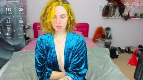 Adel online show from March 28, 1:32 pm