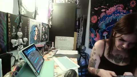 salemsslut online show from February 3, 1:19 pm