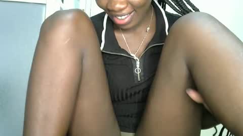 sally_beauty2023 online show from November 9, 5:31 pm