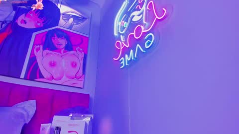 Snapshot of sallybrown_ chatting on February 18, 6:04 am miss Sally online every night from 1am to 8am  Colombia time online show from February 18, 6:04 am