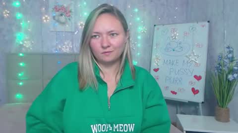 Snapshot of sallyverda chatting on October 13, 5:37 pm Sally online show from October 13, 5:37 pm