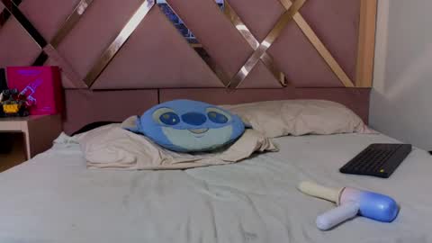 sam_pay__ online show from May 19, 9:55 pm
