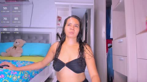 Snapshot of samanta_65 chatting on January 15, 3:11 am carolina online show from January 15, 3:11 am