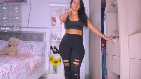 Snapshot of samanta_65 chatting on February 19, 1:51 am carolina online show from February 19, 1:51 am