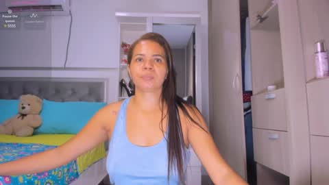 Snapshot of samanta_65 chatting on January 29, 2:30 am carolina online show from January 29, 2:30 am